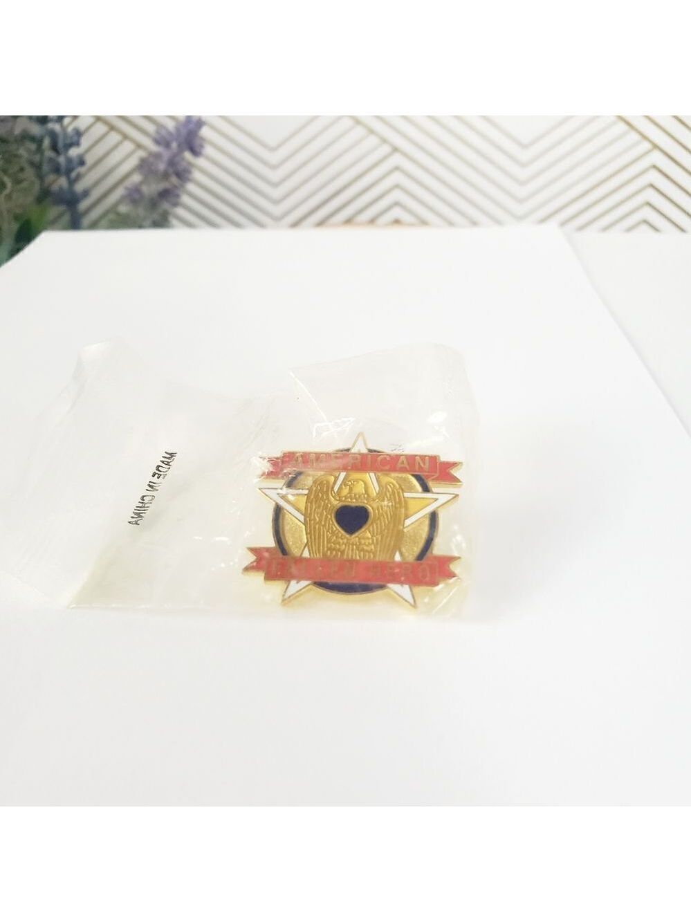 US Military American Fallen Hero Lapel Pin NEW